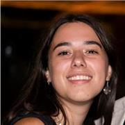 Studentessa universitaria che è disponibile per ripetizioni a ragazzi delle medie e superiori